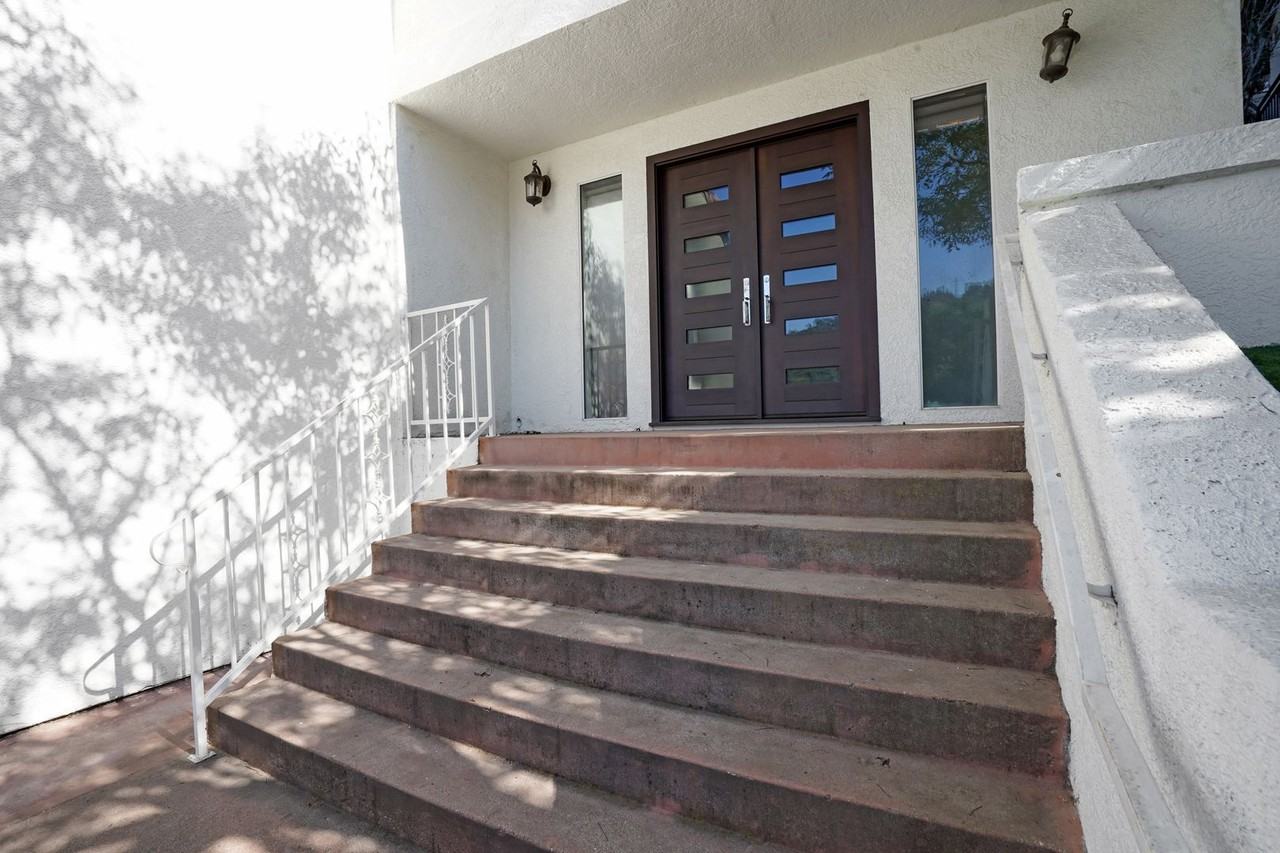 3832 Shannon Rd - Photo 7 of 50