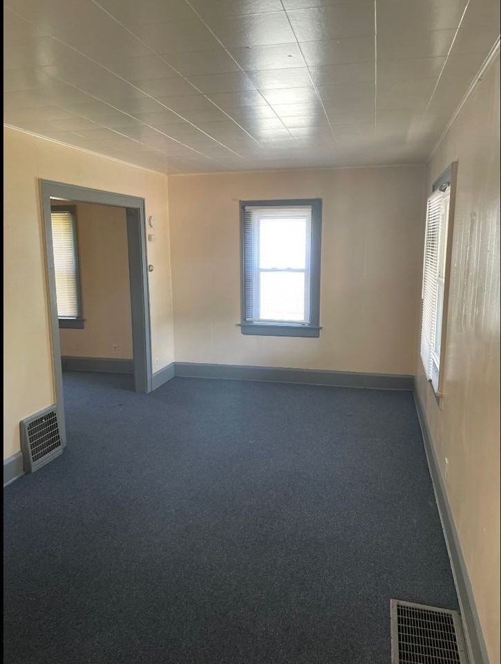 344 Lease St - Photo 3 of 15