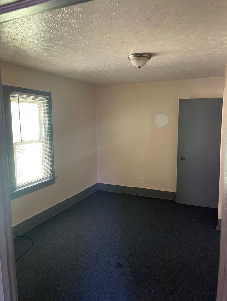 344 Lease St - Photo 5 of 15