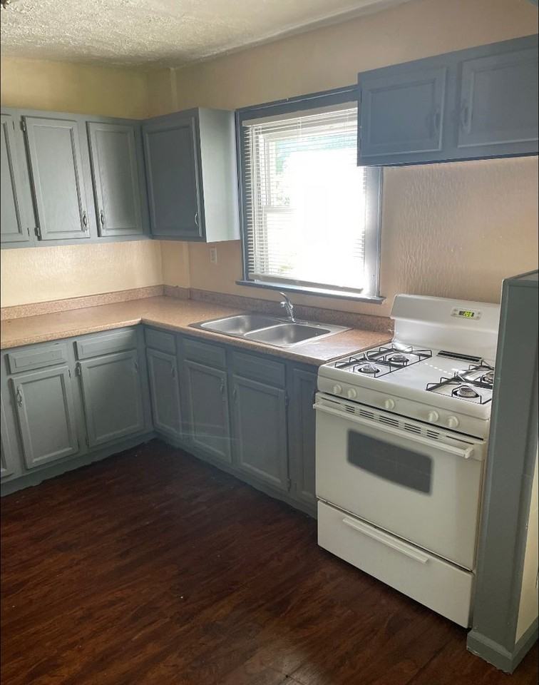 344 Lease St - Photo 6 of 15