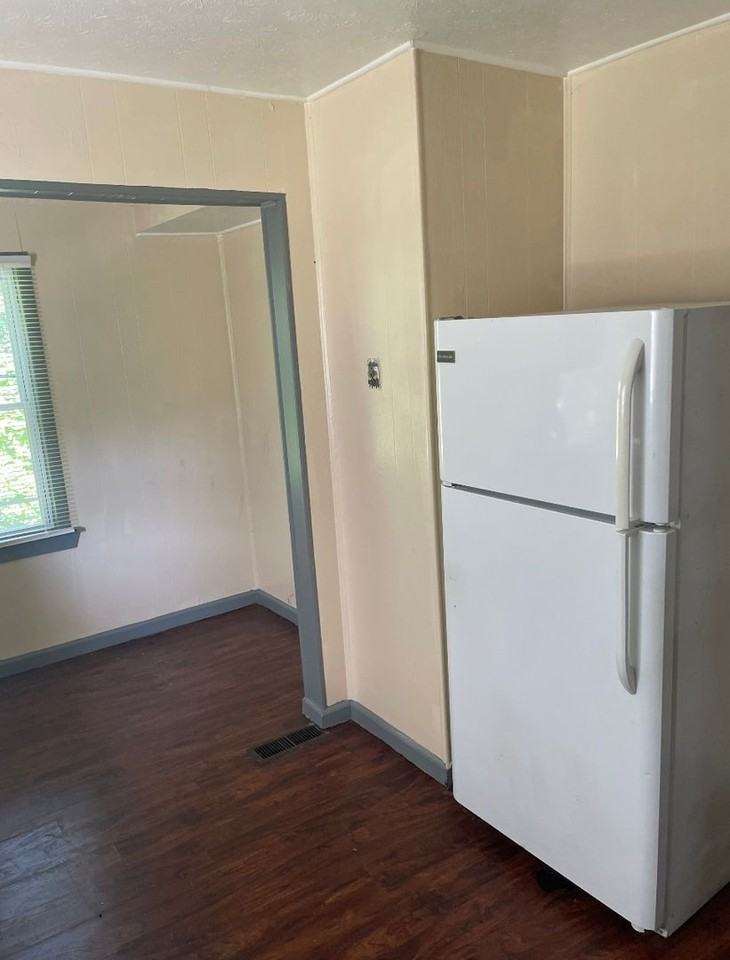 344 Lease St - Photo 7 of 15