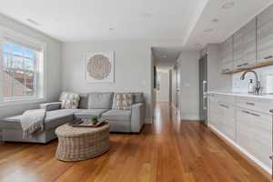 featured image of 8 Hale St #2