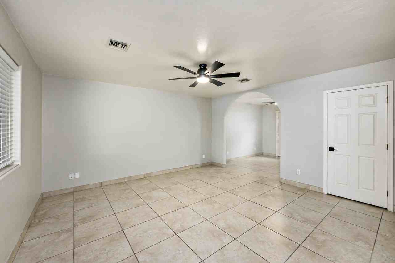 1700 E 9th St #B - Photo 3 of 22