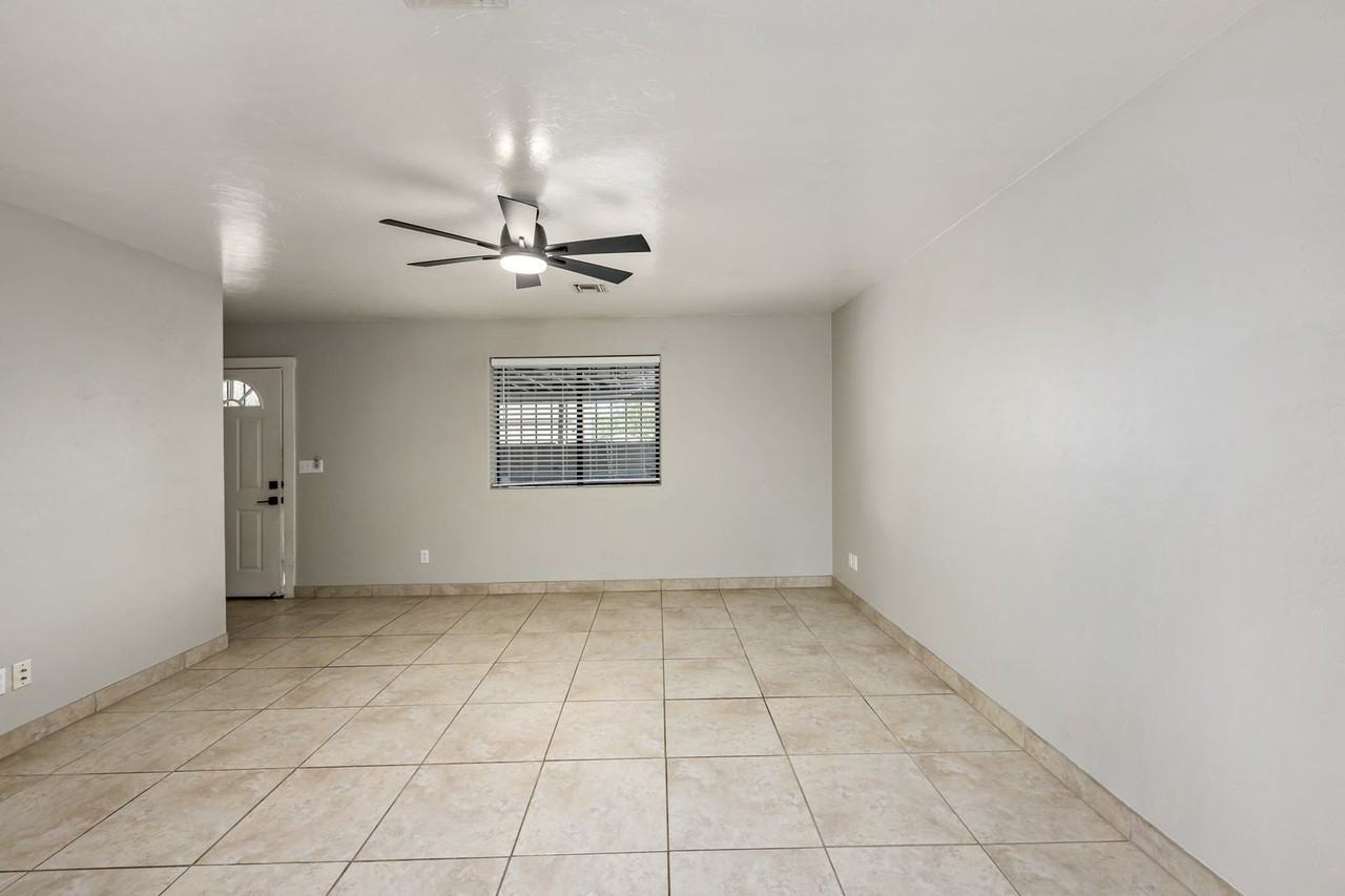 1700 E 9th St #B - Photo 4 of 22