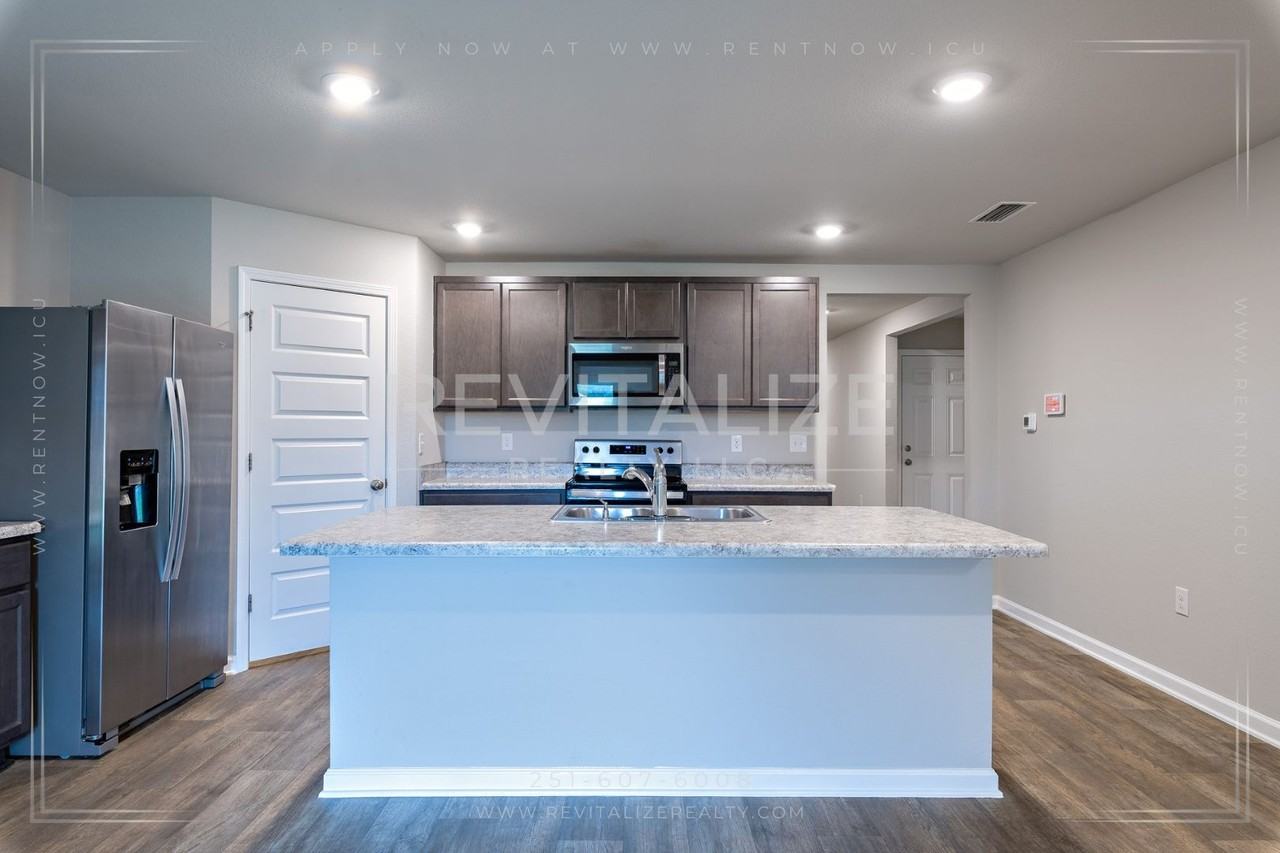17163 Lanier Blvd - Photo 7 of 46