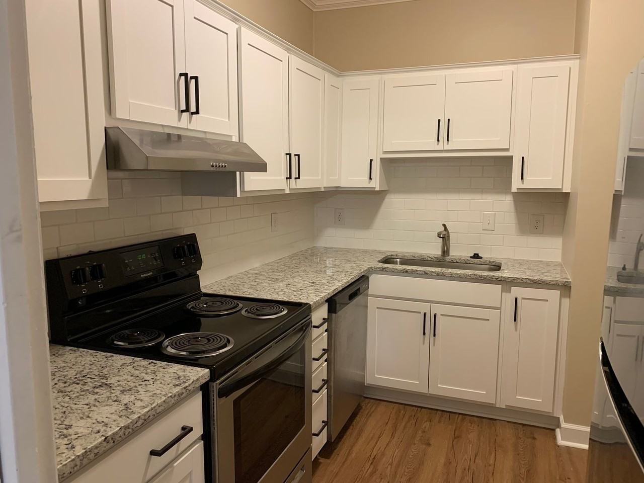 1640 Village Glenn Dr - Photo 3 of 20