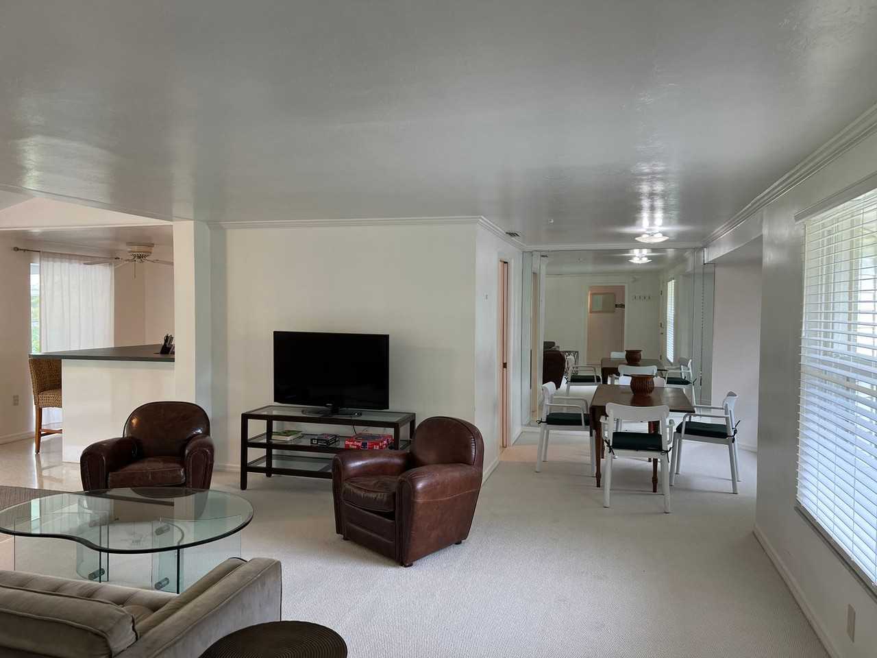 806 32nd St - Photo 6 of 32