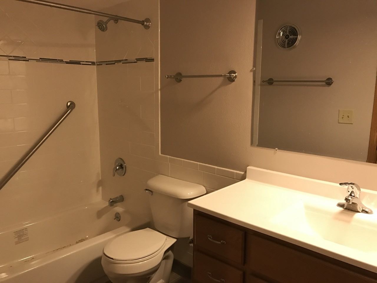 246 N Fowler St #LS29 - Photo 6 of 7