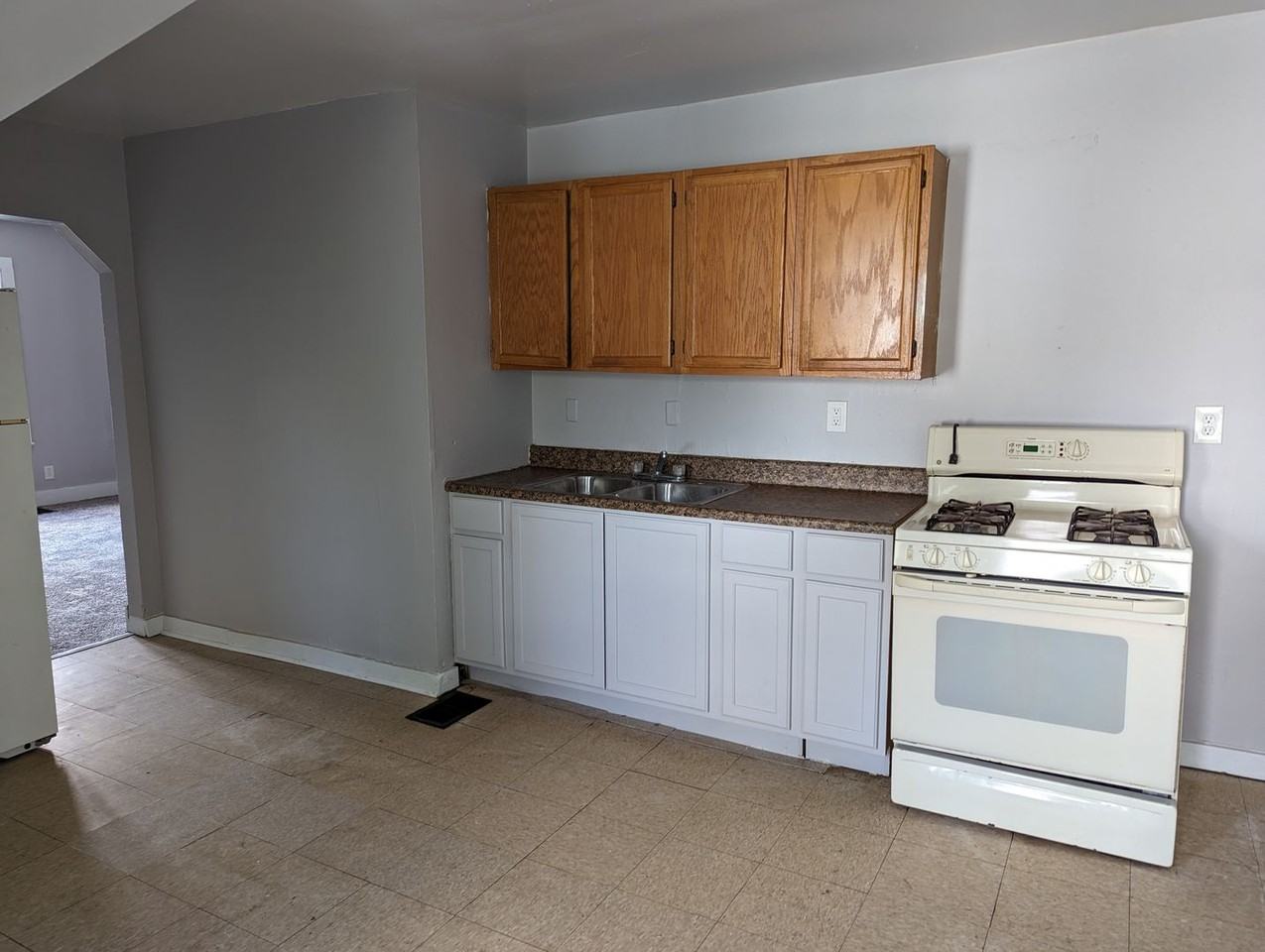 346 Weaver Street - Photo 2 of 13