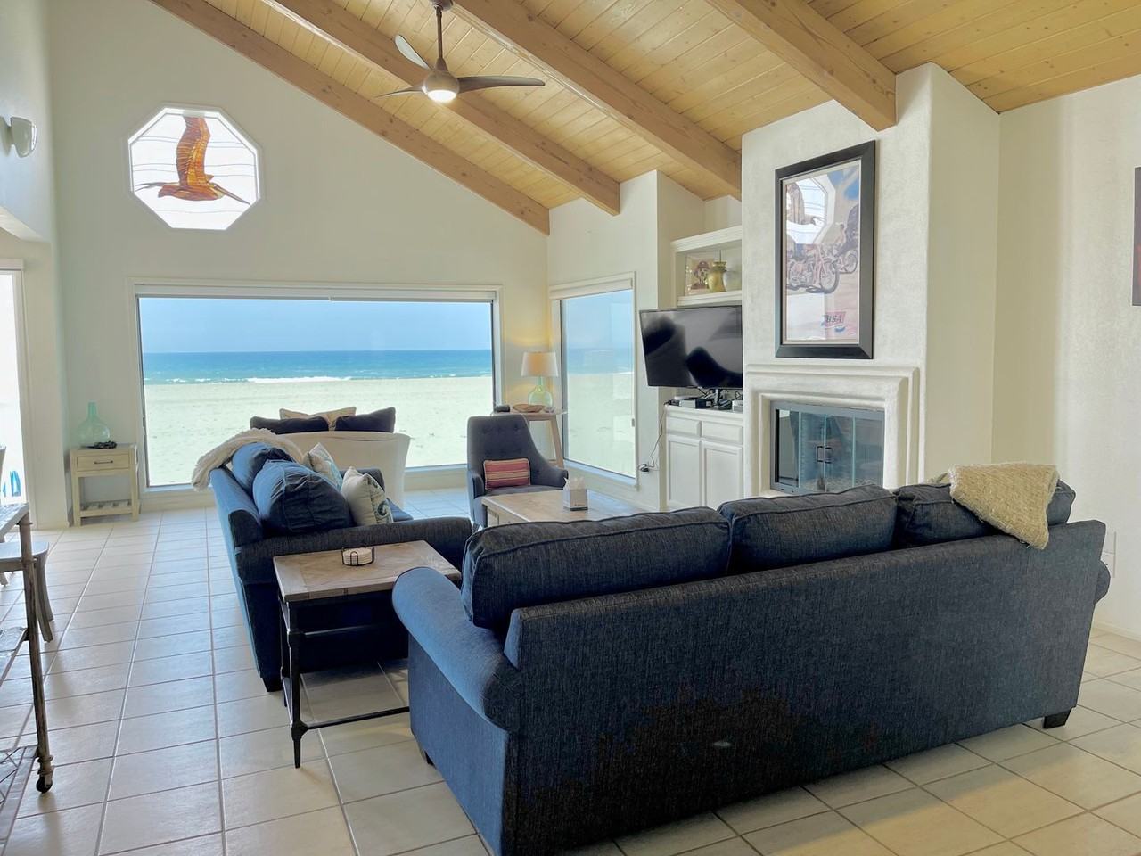 4025 Ocean Dr - Photo 4 of 34