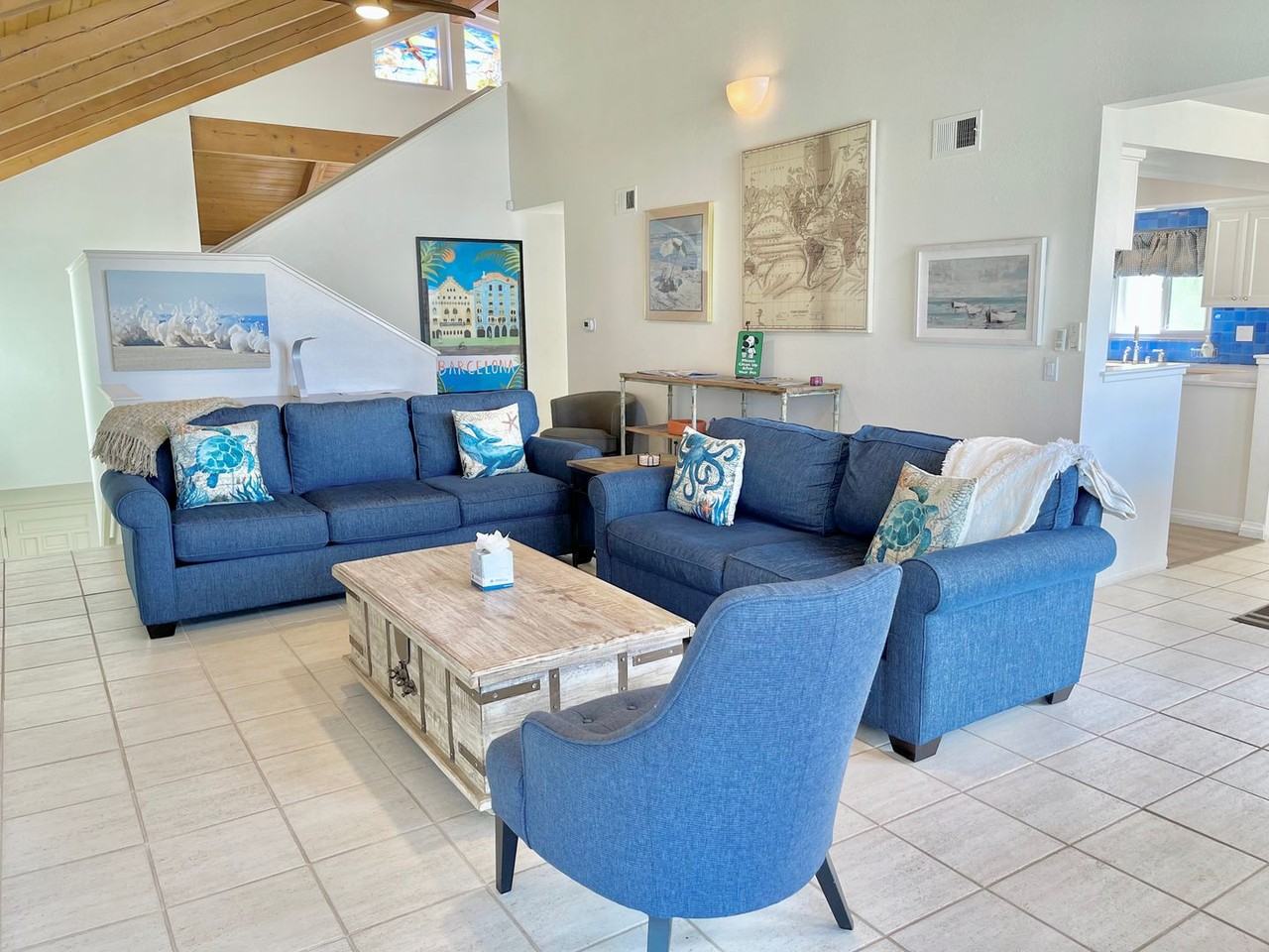 4025 Ocean Dr - Photo 5 of 34