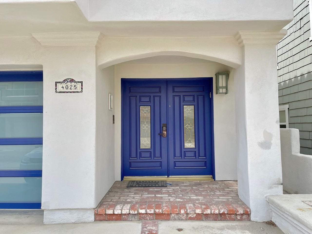 4025 Ocean Dr - Photo 3 of 34