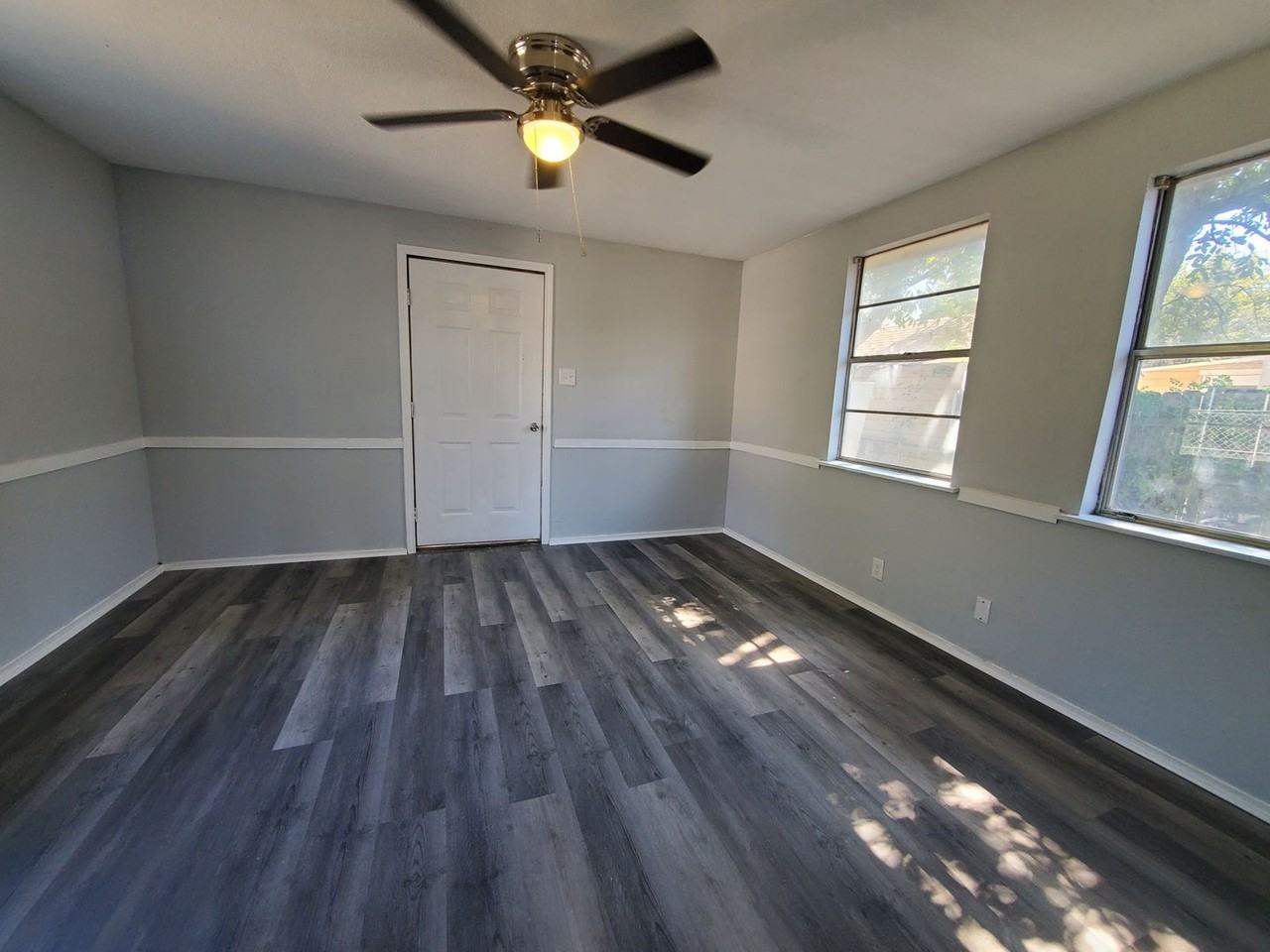 2812 N Farr St - Photo 3 of 10