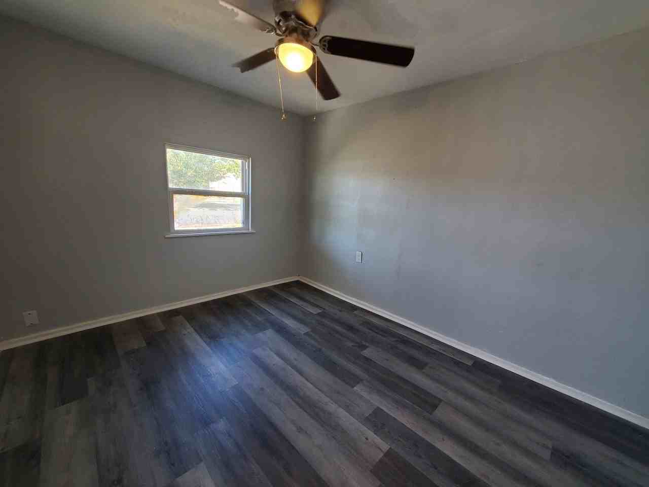 2812 N Farr St - Photo 5 of 10