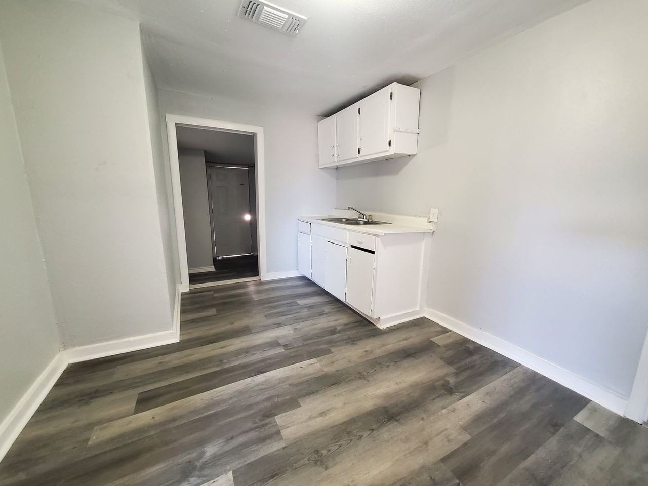 2812 N Farr St - Photo 6 of 10