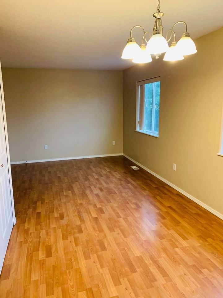 3080 Sheffield Dr - Photo 5 of 17