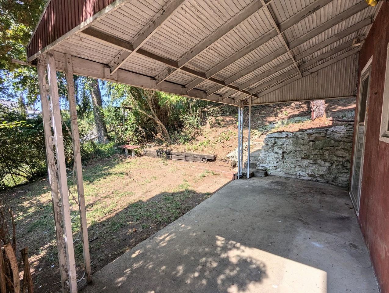 940 Rothpletz St - Photo 2 of 17