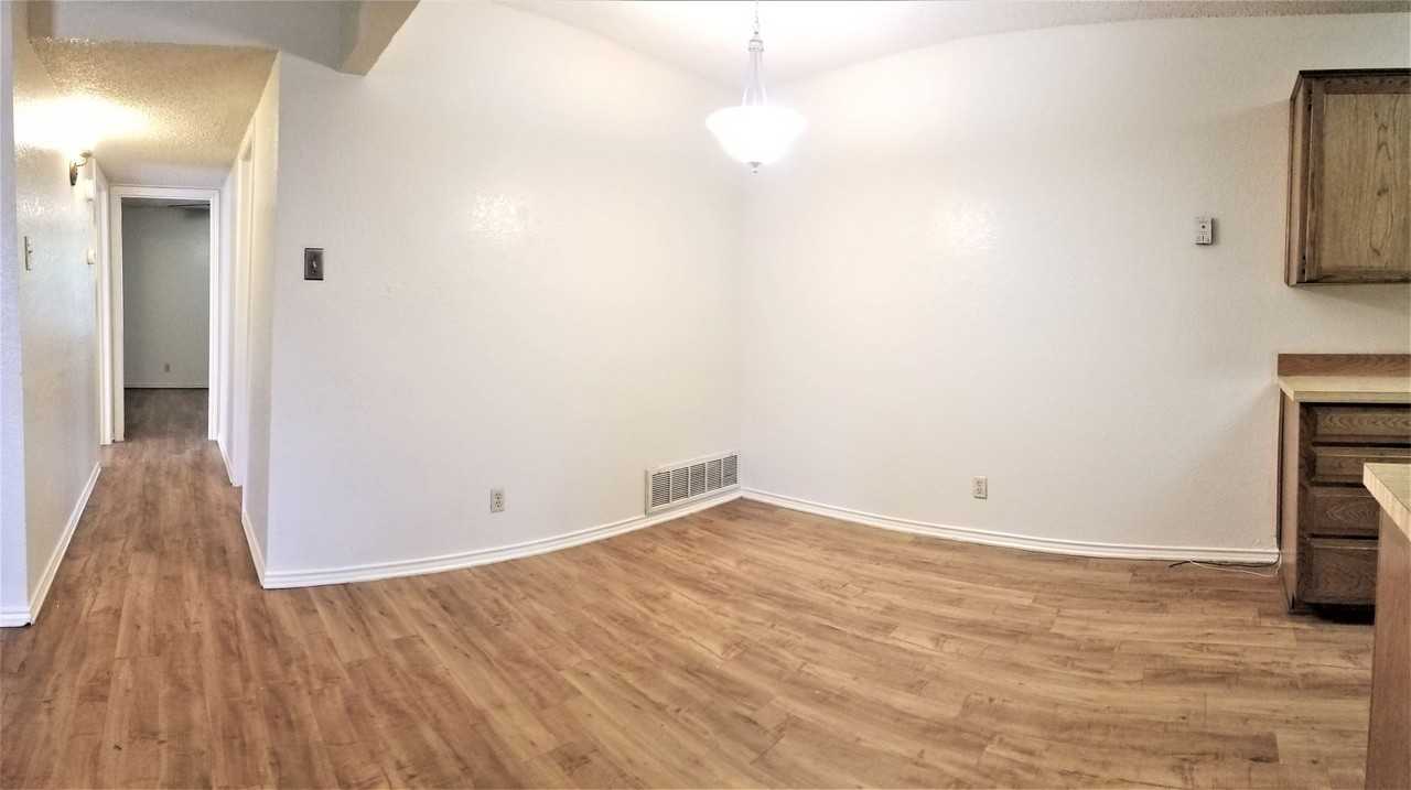 6702 S Creek Dr - Photo 3 of 11