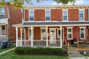 featured image of 222 N New St