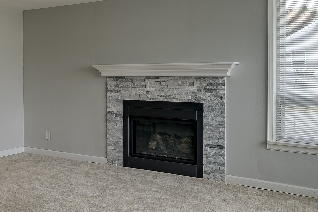 9256 12th Ave Nw - Photo 3 of 8