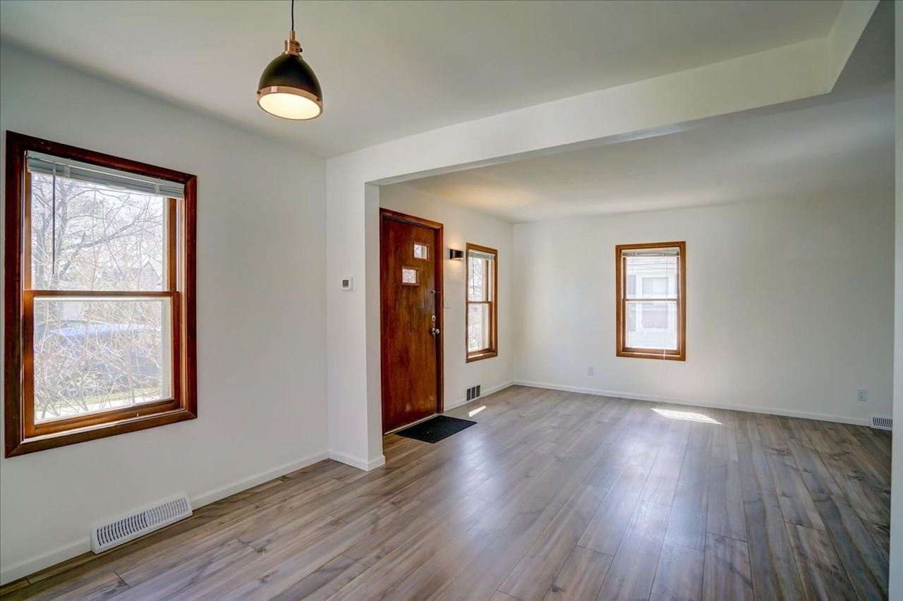 2310 Clark St - Photo 2 of 34