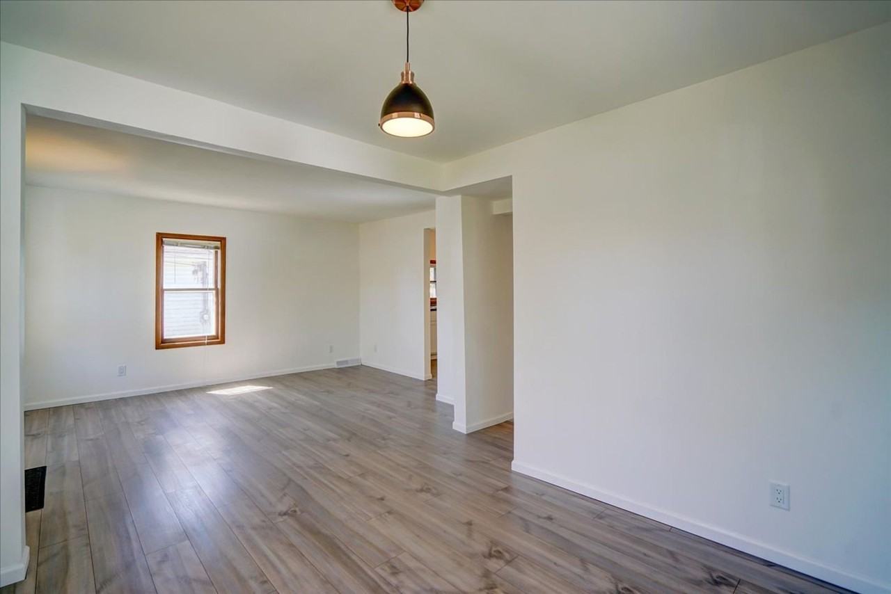 2310 Clark St - Photo 3 of 34