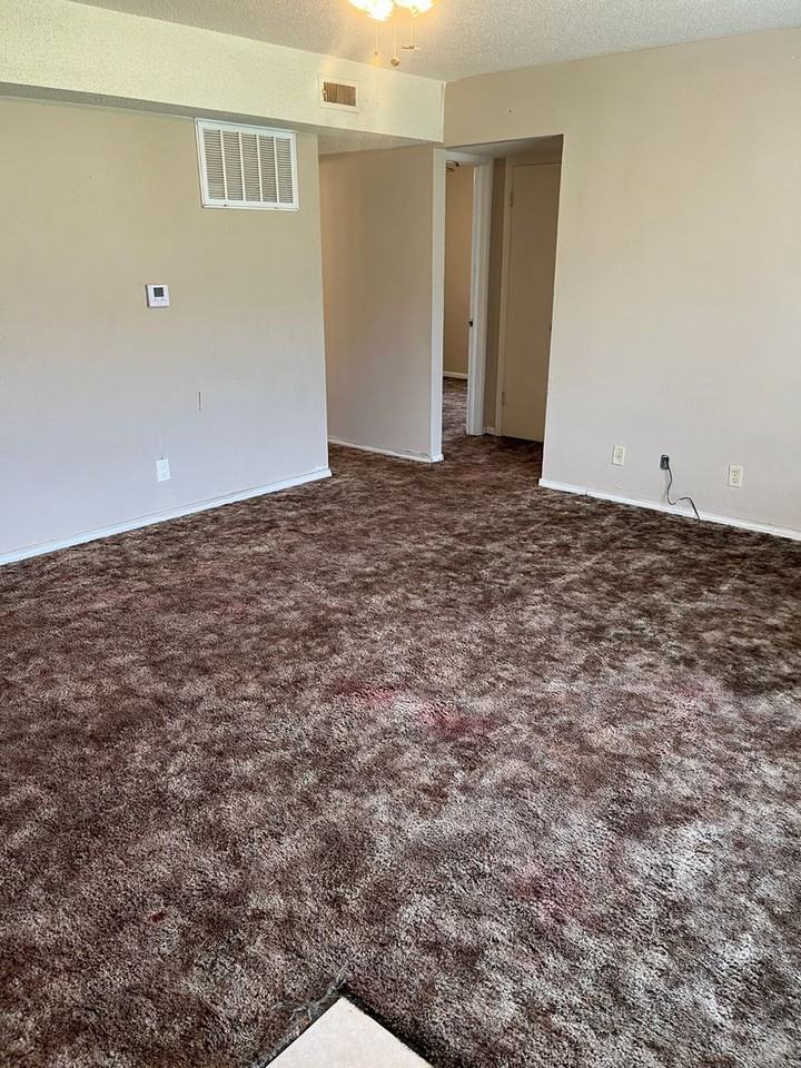 The Oak Apartment - Photo 2 of 7