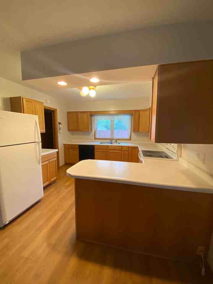 307 W Louise St - Photo 3 of 17