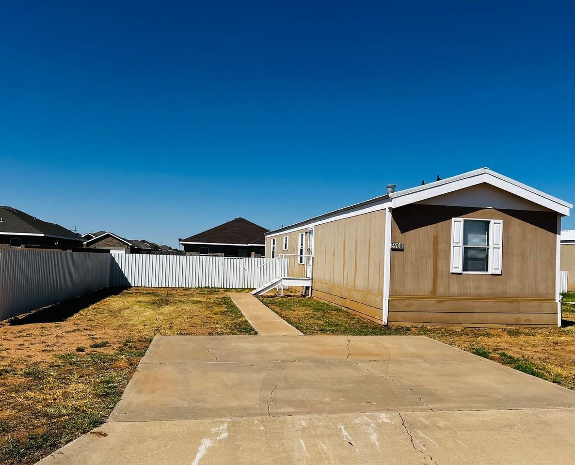 3900 Weston St - Photo 4 of 33