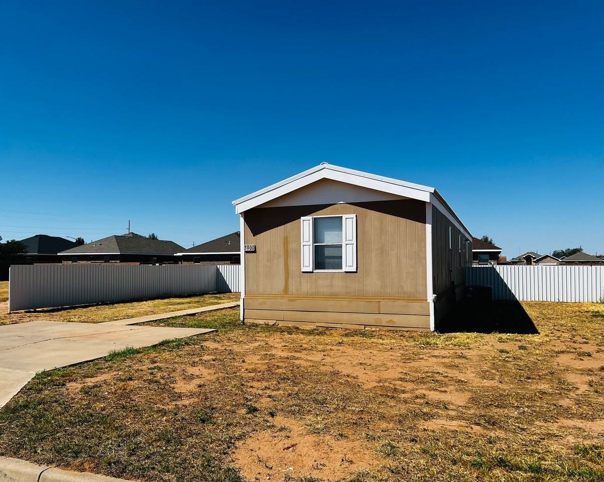 3900 Weston St - Photo 5 of 33