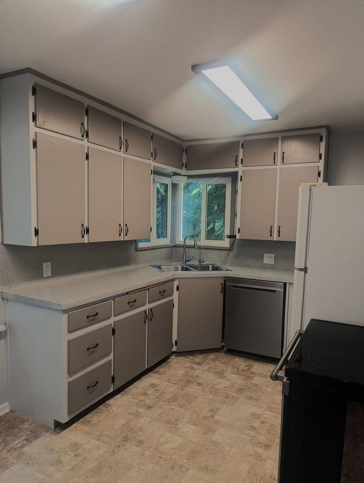 312 N 200 E - Photo 2 of 18