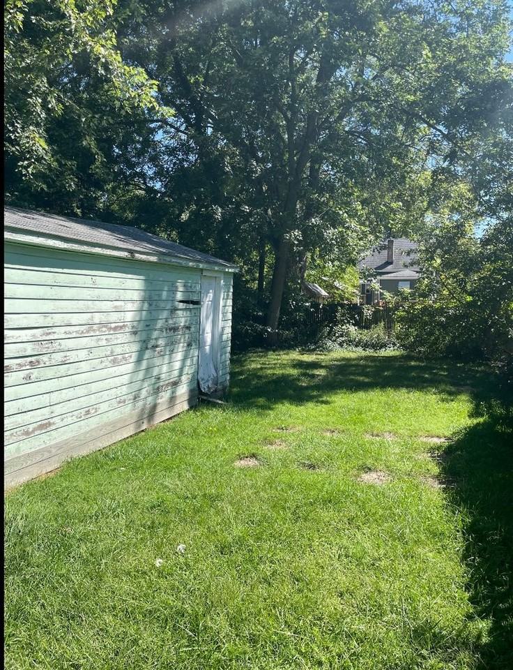 677 Virginia Ave - Photo 3 of 17