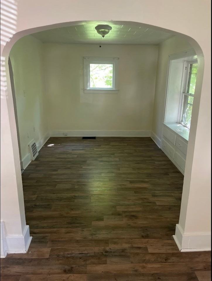 677 Virginia Ave - Photo 6 of 17