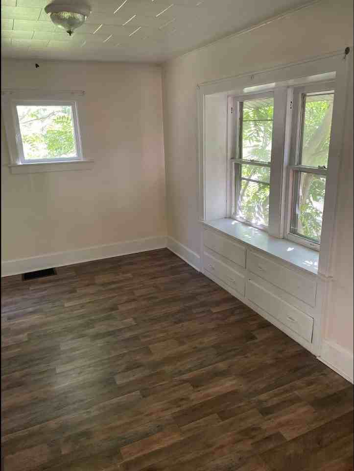 677 Virginia Ave - Photo 7 of 17