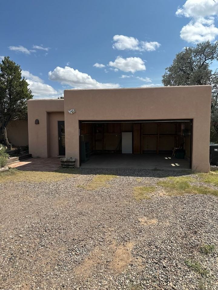 32 Mimosa Rd - Photo 2 of 25