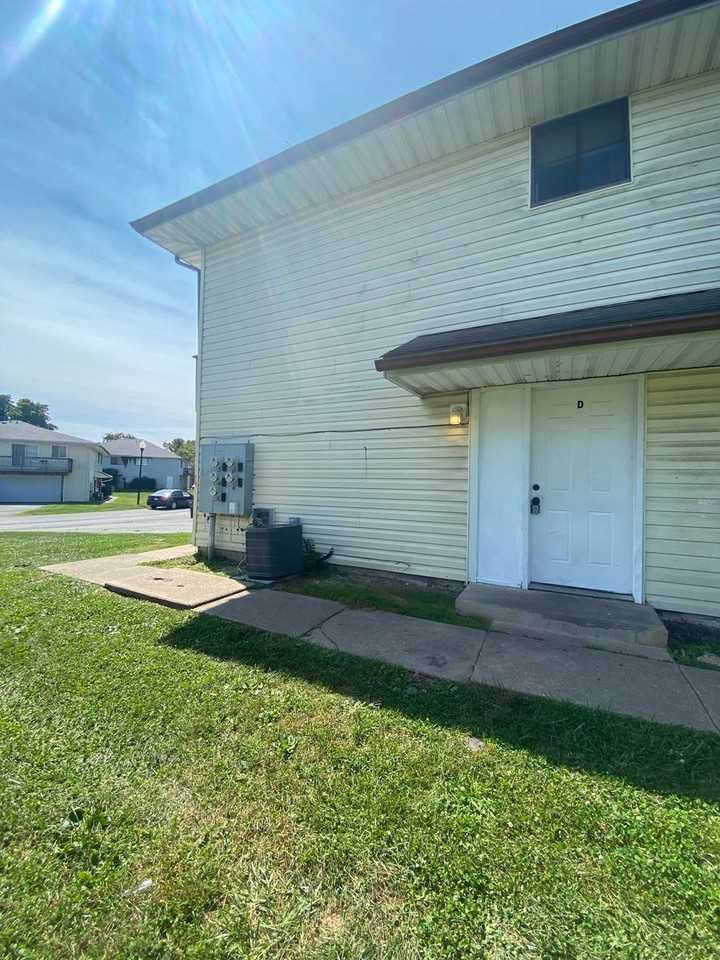 826 Windstream Way - Photo 2 of 14