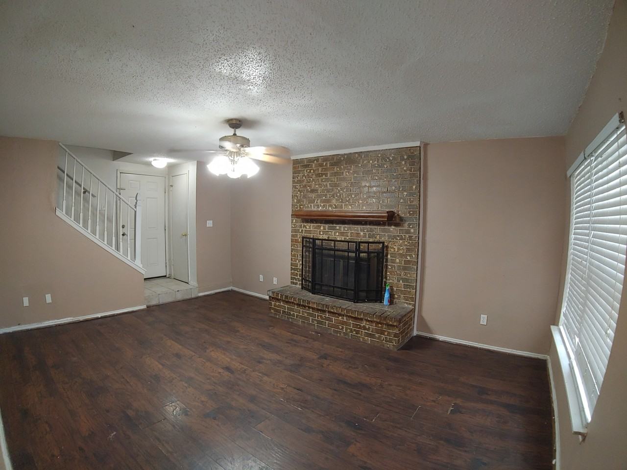 401 San Mateo Dr - Photo 3 of 25