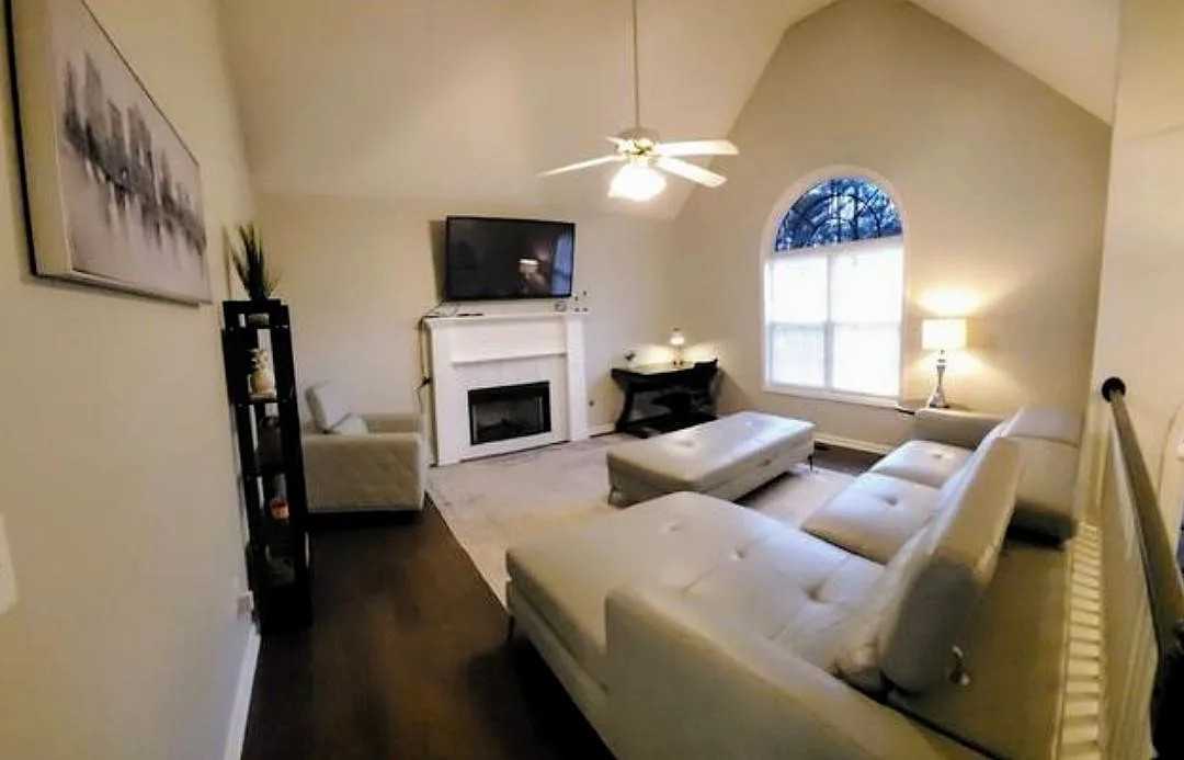1935 Venesa Cir - Photo 2 of 39
