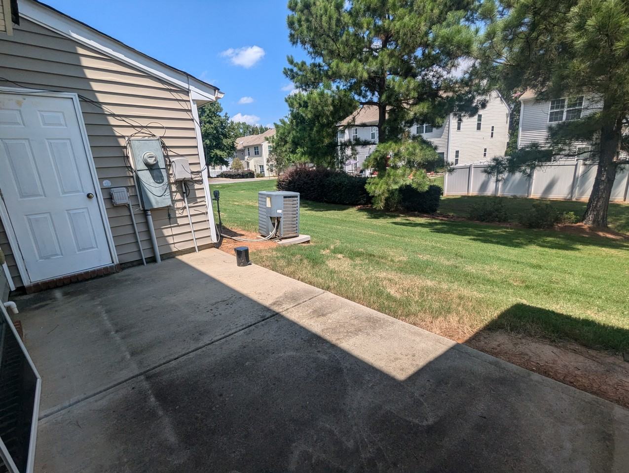 11040 Derryrush Avenue - Photo 4 of 14