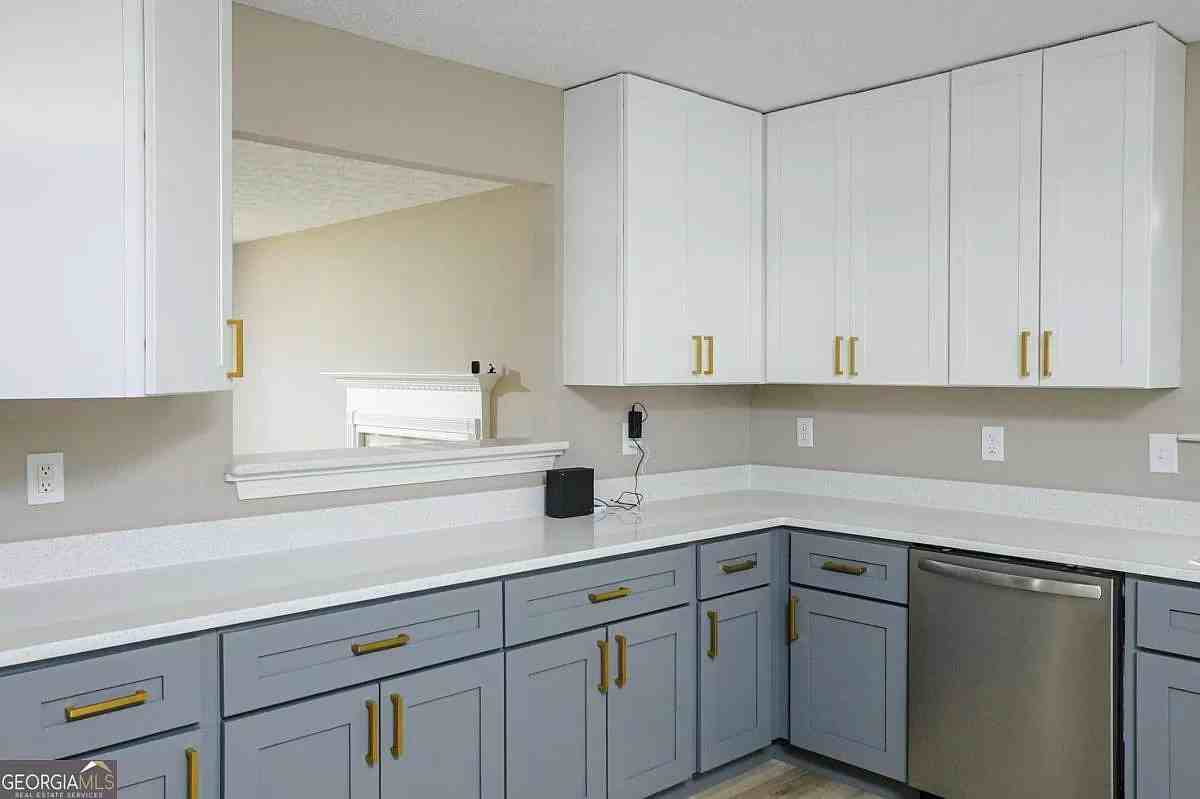 3840 Brown Drive - Photo 4 of 19