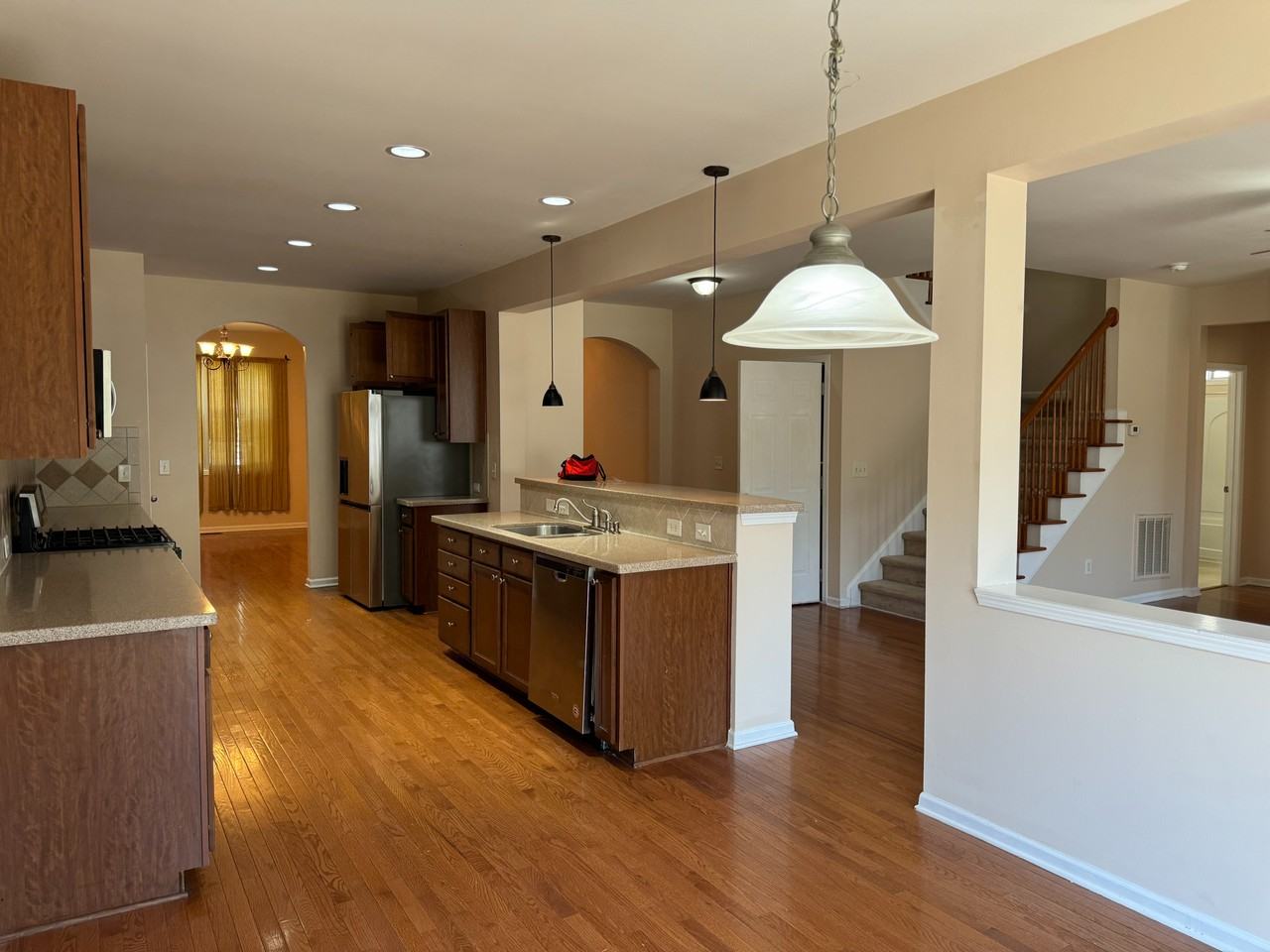 2700 Kinsley Pl - Photo 4 of 27