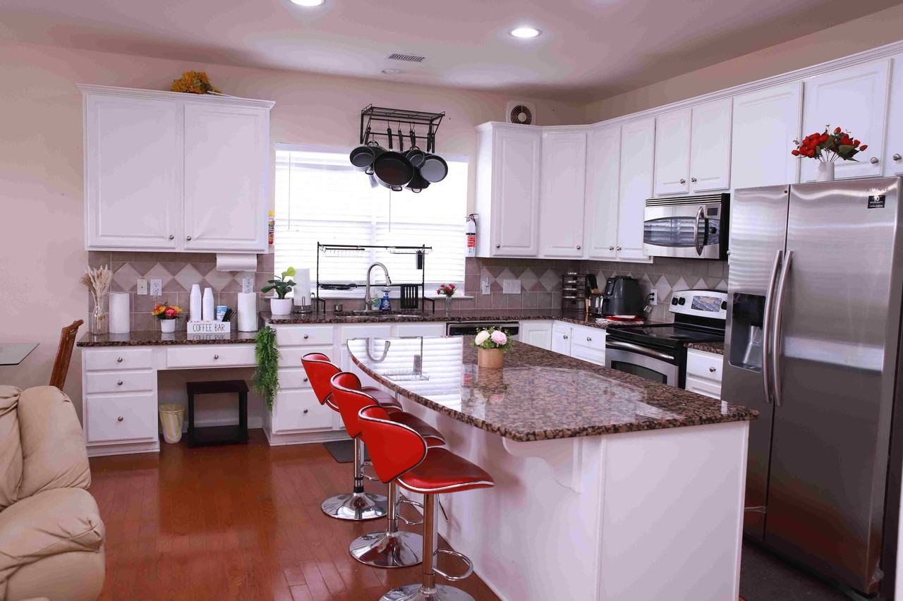 2427 Red Birch Dr - Photo 3 of 30