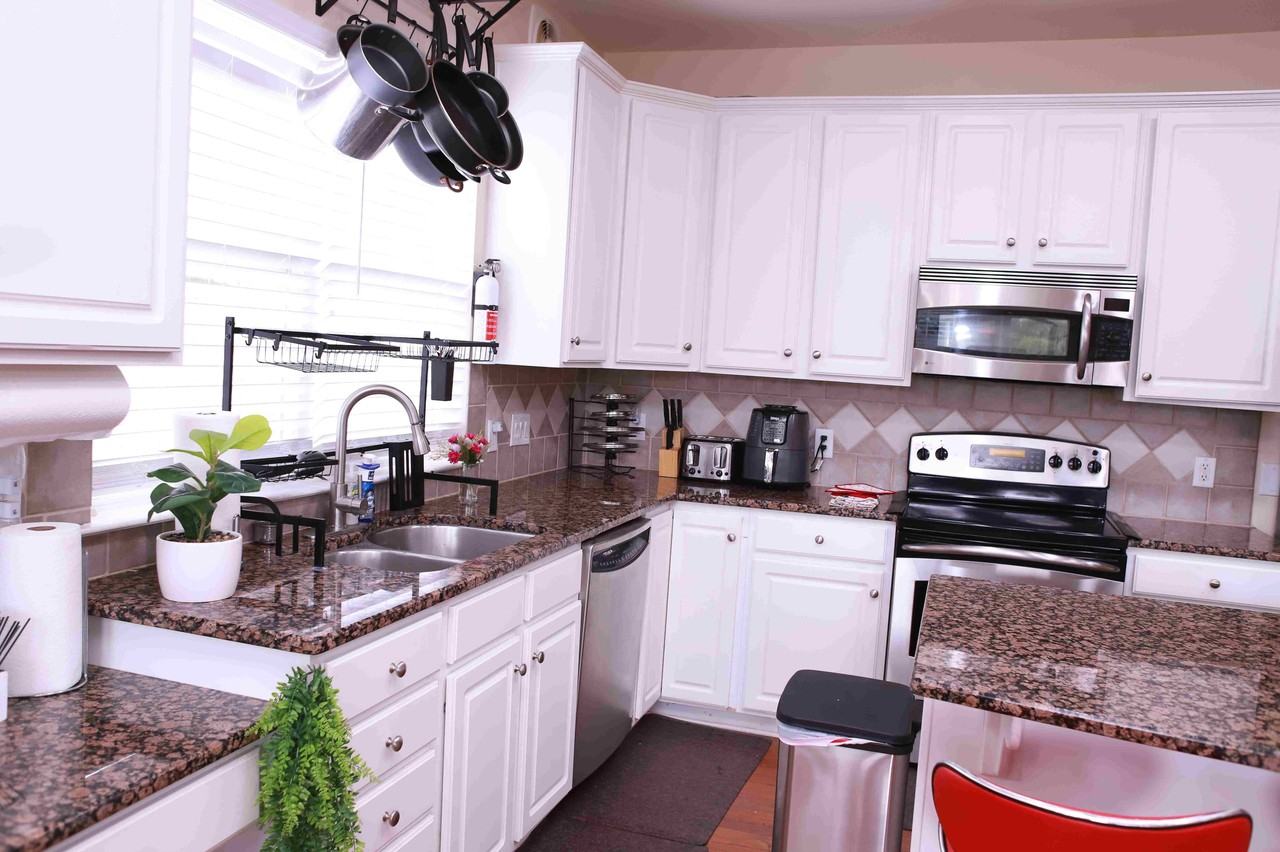 2427 Red Birch Dr - Photo 5 of 30