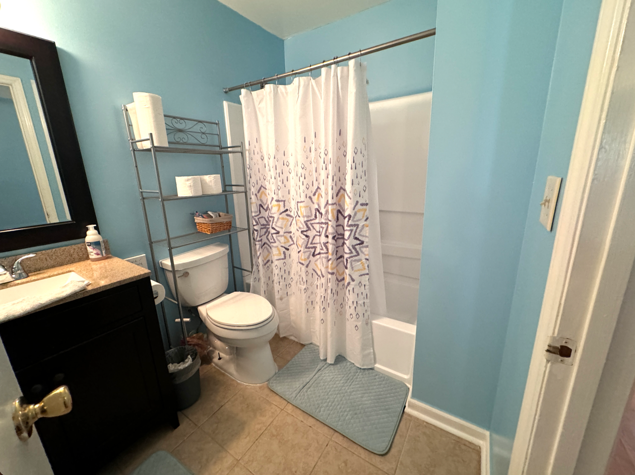 1113 Lancaster St - Photo 6 of 34