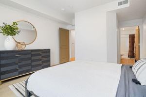 featured image of 330 28th St