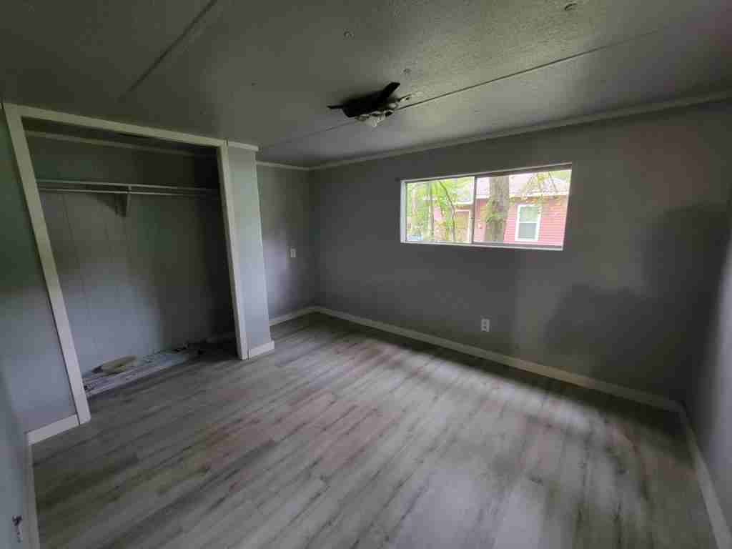 1130 Woodrow St - Photo 2 of 9