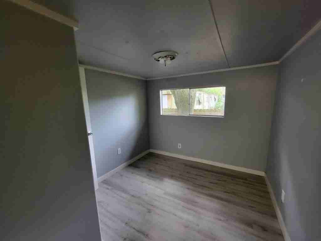 1130 Woodrow St - Photo 3 of 9