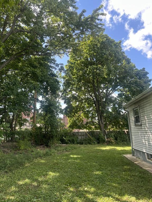 106 Harry Howard Ave - Photo 2 of 16