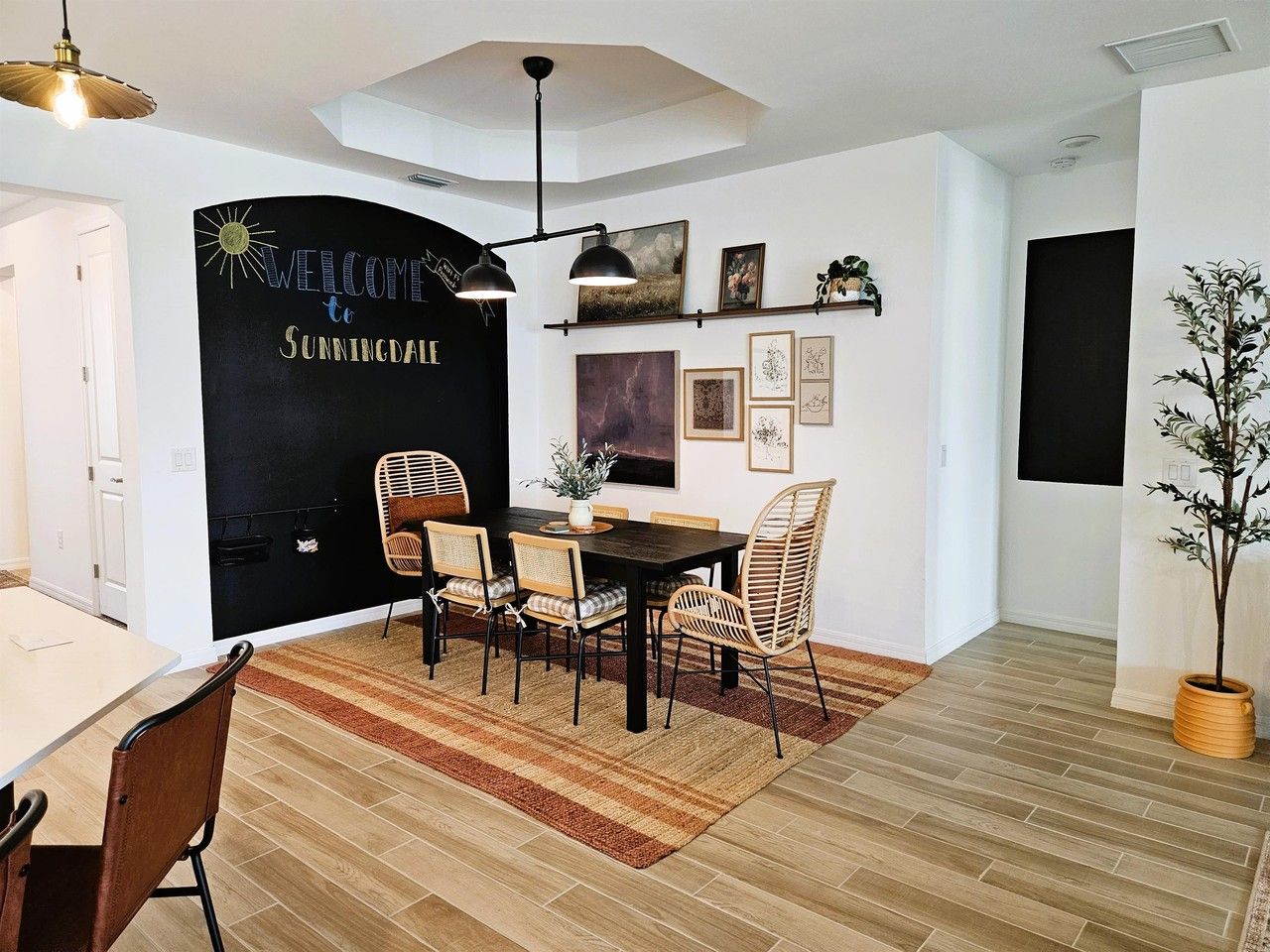 5943 Sunningdale St - Photo 4 of 50