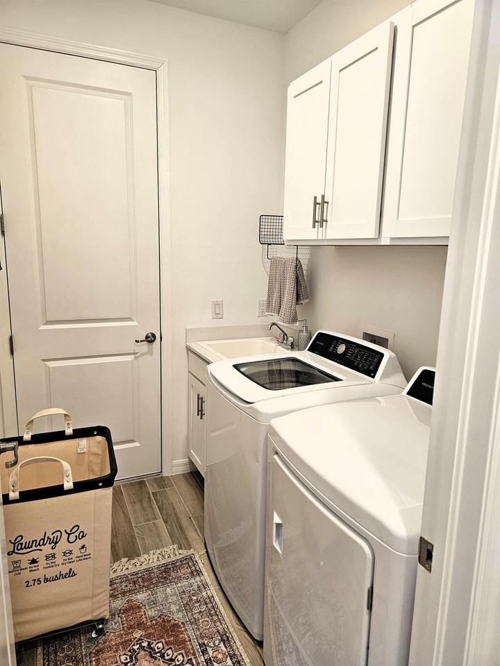5943 Sunningdale St - Photo 6 of 50
